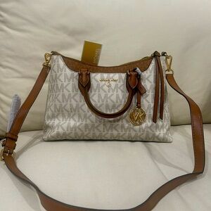 NWT MICHEAL KORS CROSSBODY